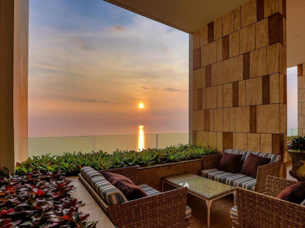 شقة The Riviera Jomtien Studio Sea View High Floor المظهر الخارجي الصورة